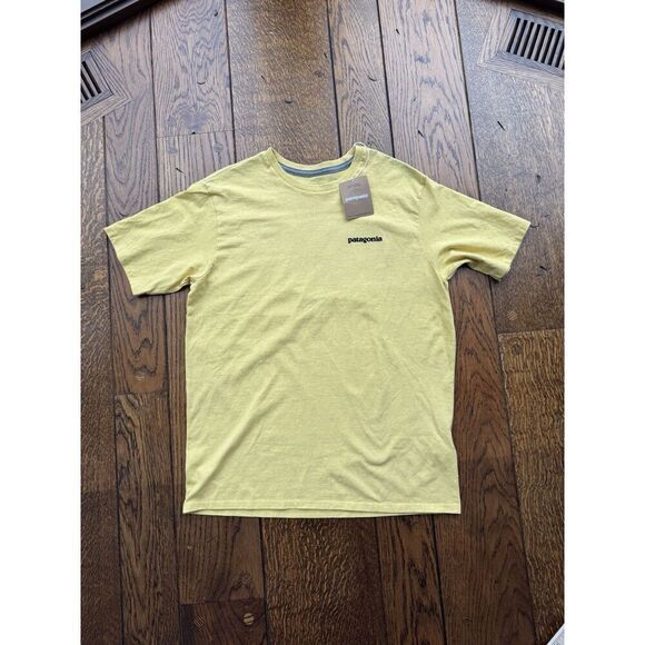 Patagonia P-6 Logo Responsibili-Tee Mens Size Small T-Shirt Milled Yellow NWT - Picture 1 of 7